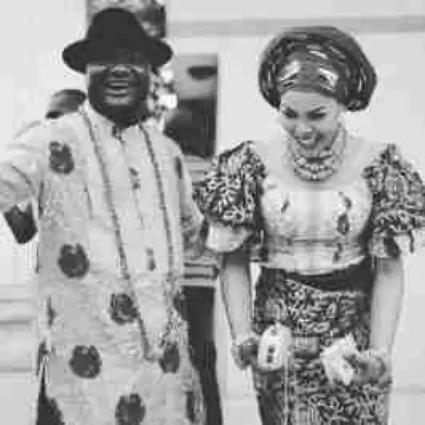 "Go Fight Floyd", " Wife Beater", "Oloshi Somebody": Angry Nigerians Blasts Bawo Emami For Thanking God